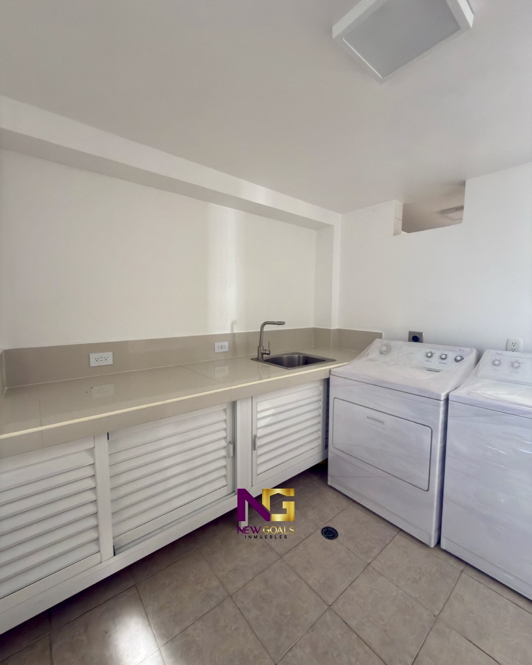 En-venta-Casa-con-excelencia-y-amplitud-en-Costa-Azul-6
