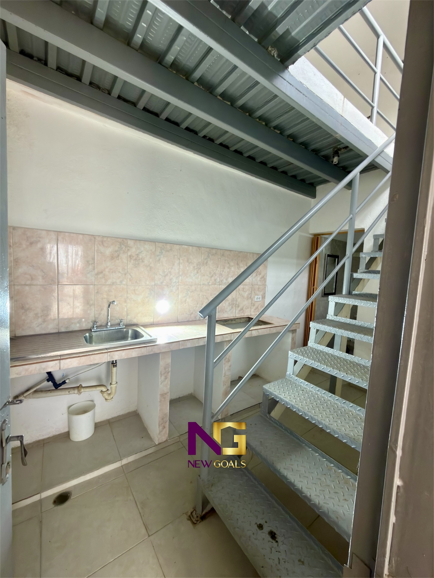 En-venta-Galpon-Comercial-en-ubicacion-estrategica-G-001-7