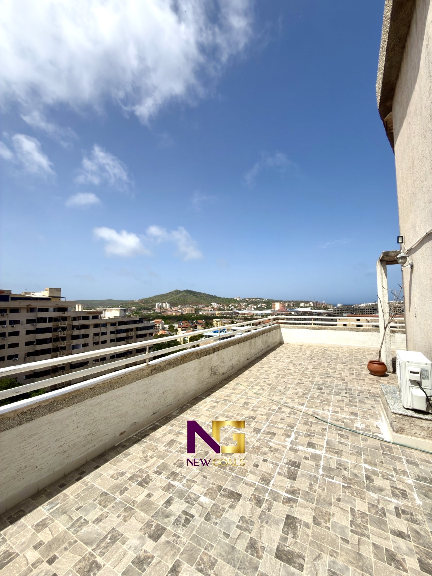 En-venta-PH-en-Urbanizacion-Jorge-Coll-Guatacare-Park-4