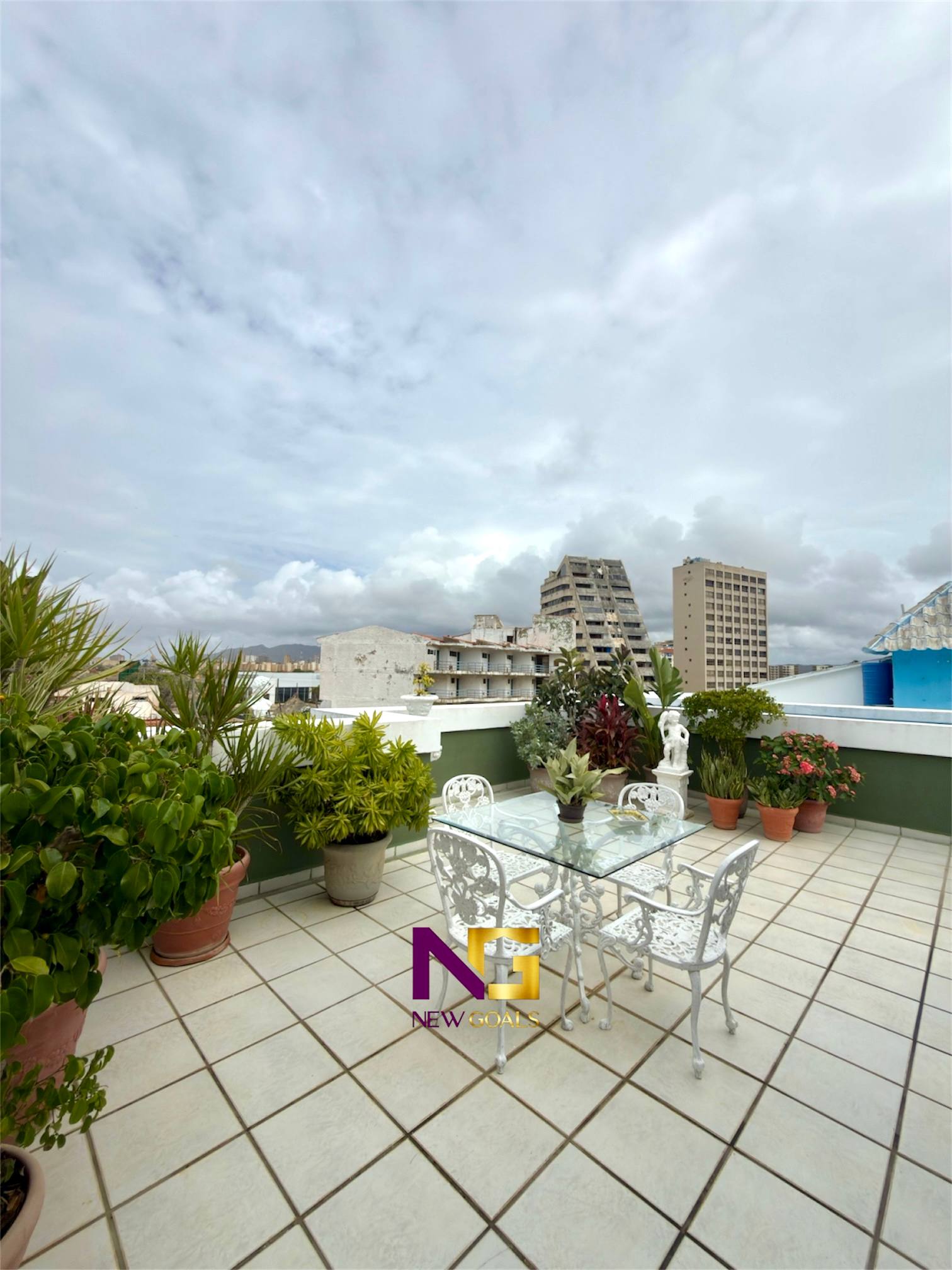 En-venta-apartamento-en-Conj.-La-Marina-con-terraza-4