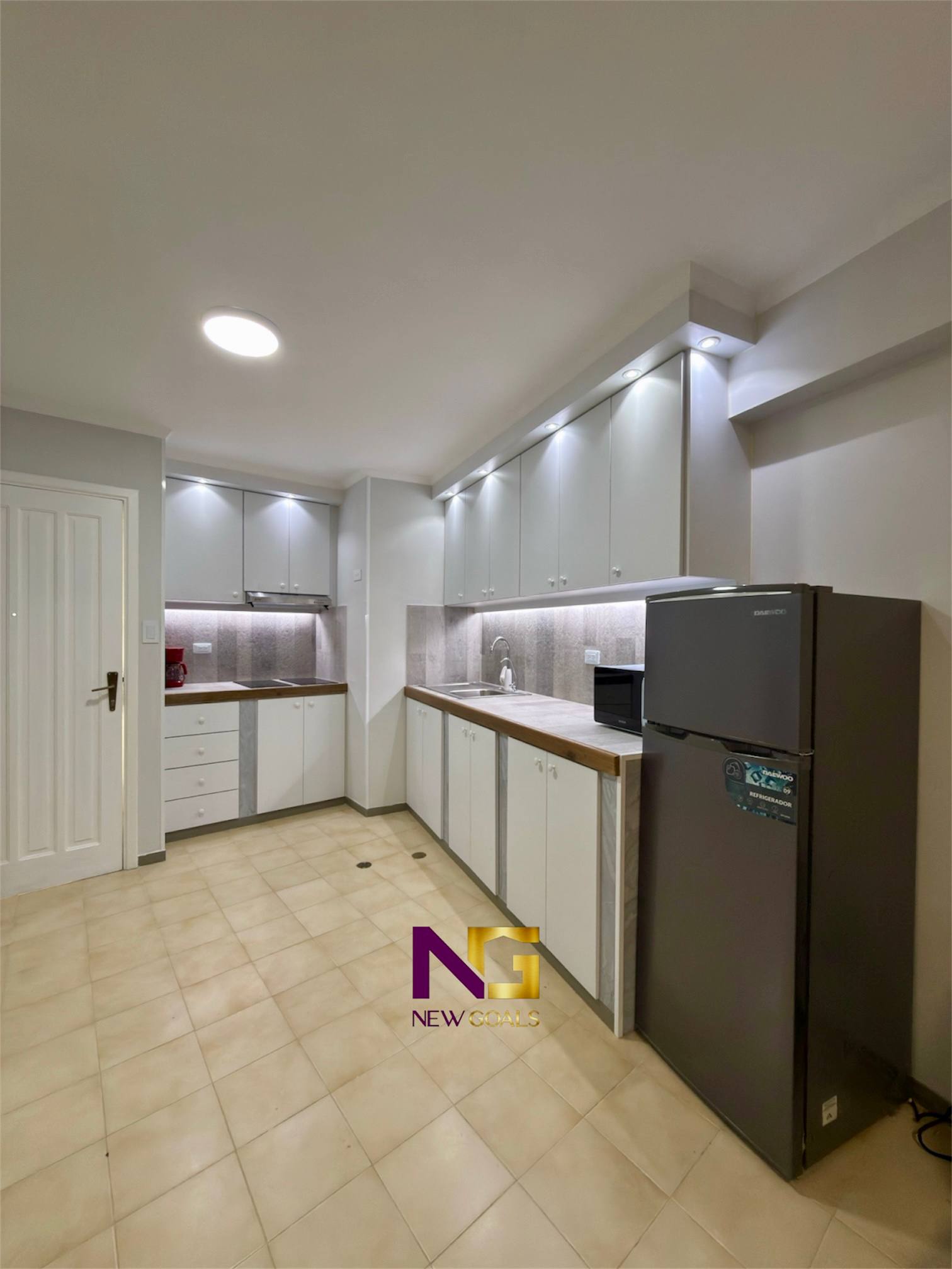 En-venta-apartamento-en-Esparta-Suites-modernizado-5