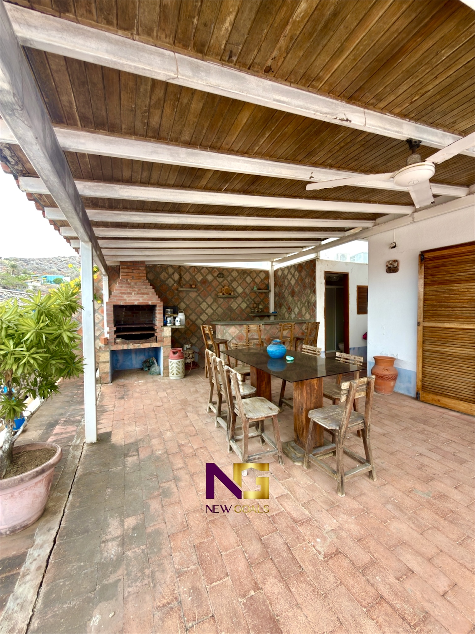 En-venta-casa-ubicada-en-urbanizacion-privada-Paraiso-I-C-011-8