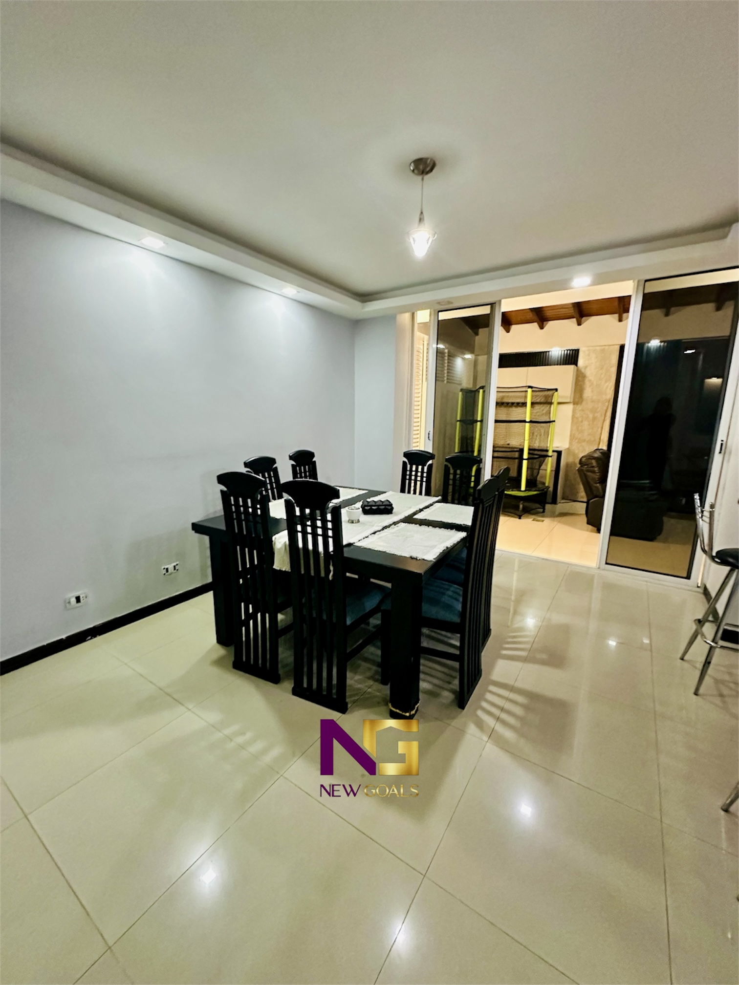 Townhouse-en-alquiler-Conj.-Res.-Smolville-TH-006-7