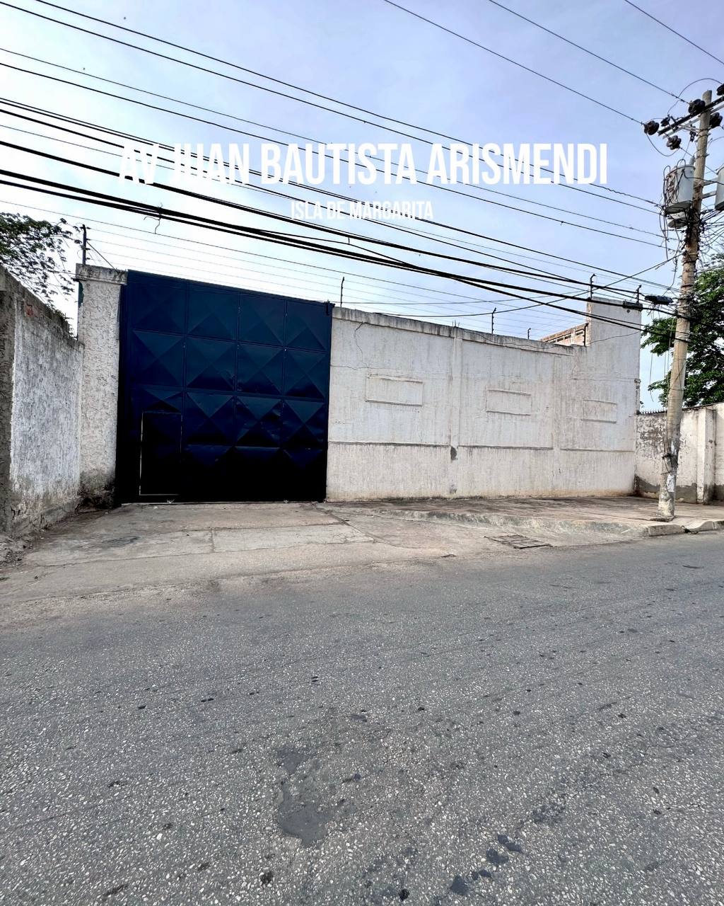 En-alquiler-galpones-en-la-Av.-Juan-Bautista-Arismendi-5
